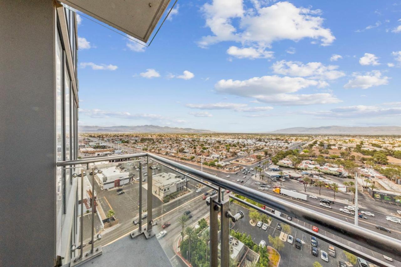 Huge Modern Luxury 17 Floor Panoramic Corner Suite With Open Balcony Λας Βέγκας Εξωτερικό φωτογραφία